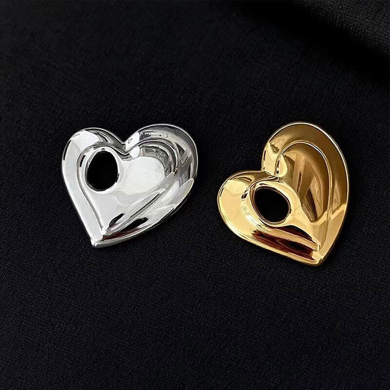 Stainless Steel Metal Glossy Hollow Heart Brooches for Women Men New Trendy Pin-Style Blazer Brooches Party Jewelry Accessories