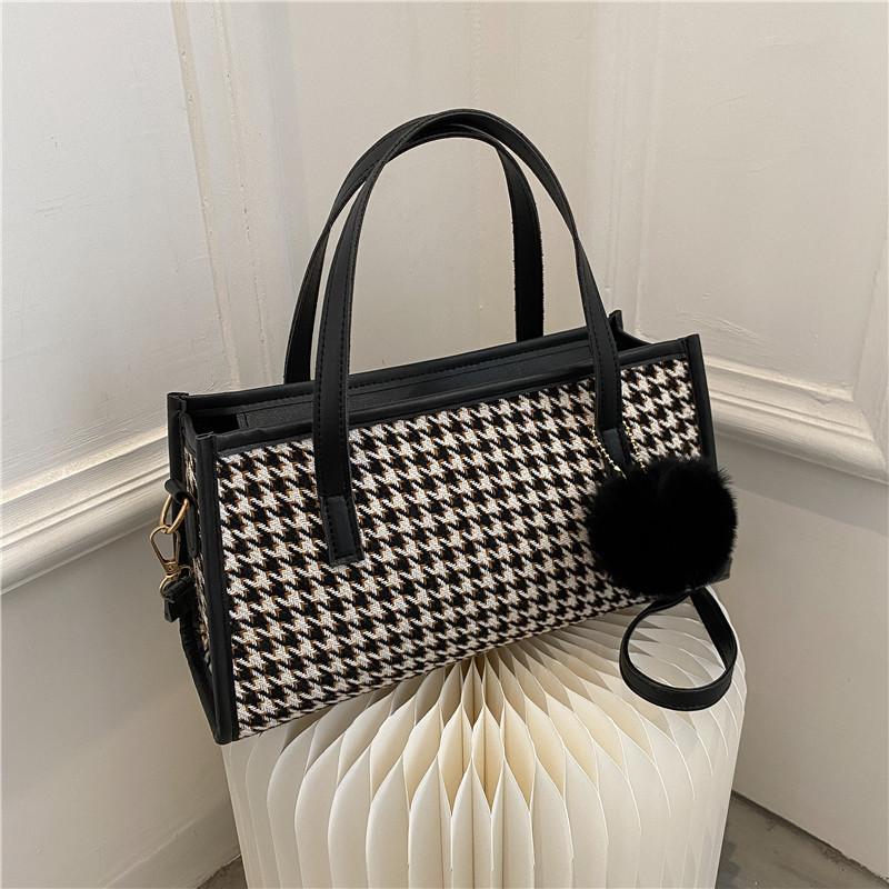 Chic Minimalist Tote Bag With Big Volume For Women's 2023 Spring Street Style