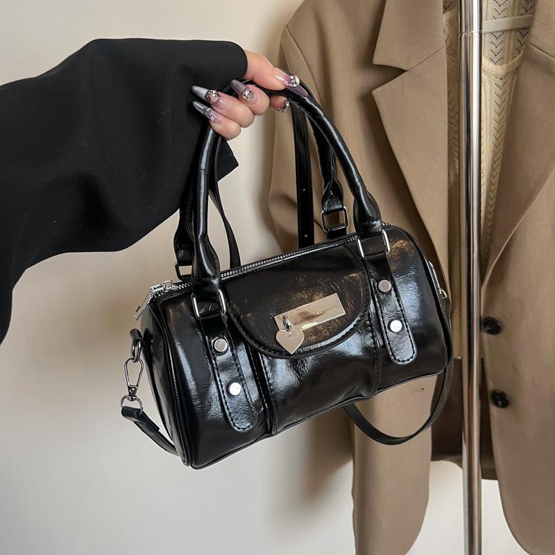 Small Bag Women's Versatile New Fashion Retro Messenger Bag Women's Portable Work Pillow Bag