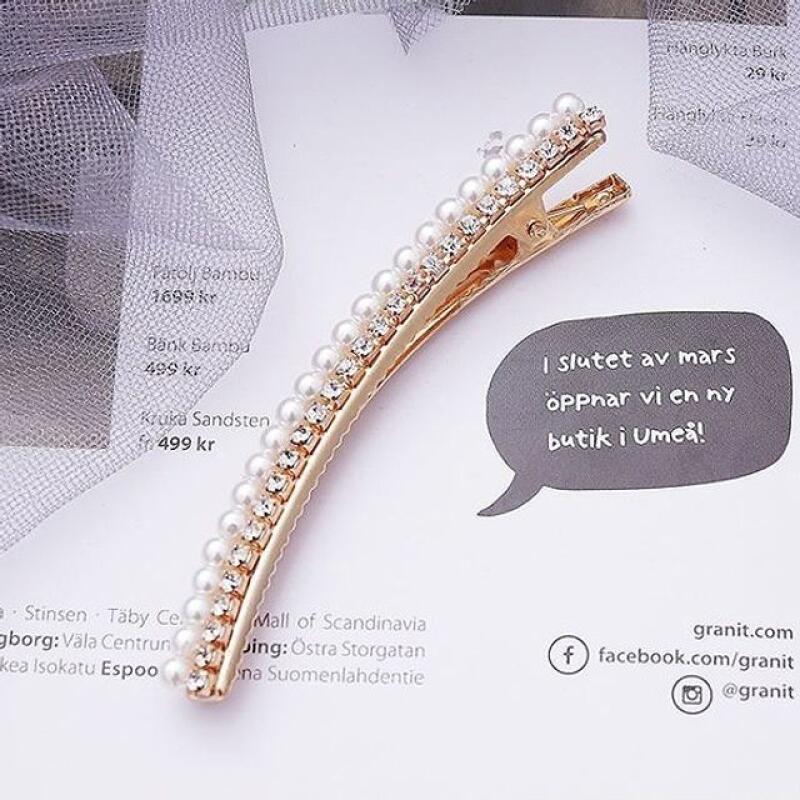 Curved cubic pearl hair clip