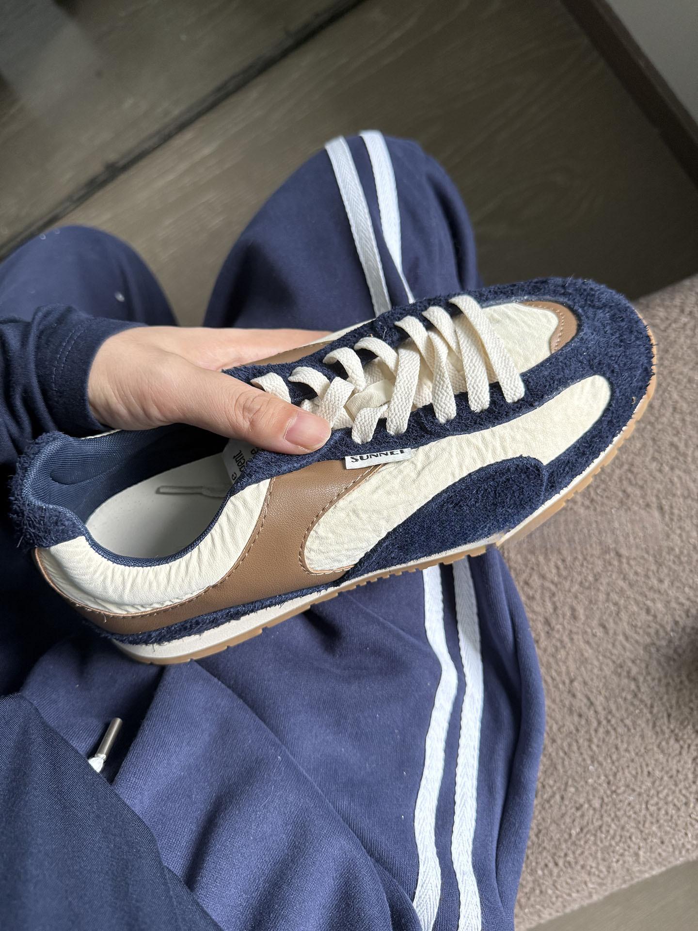 

The first layer of long-haired cow velvet~ Korean leather Forrest Gump shoes German training shoes women s color matching casual shoes sports shoes 40 темно-синього кольору