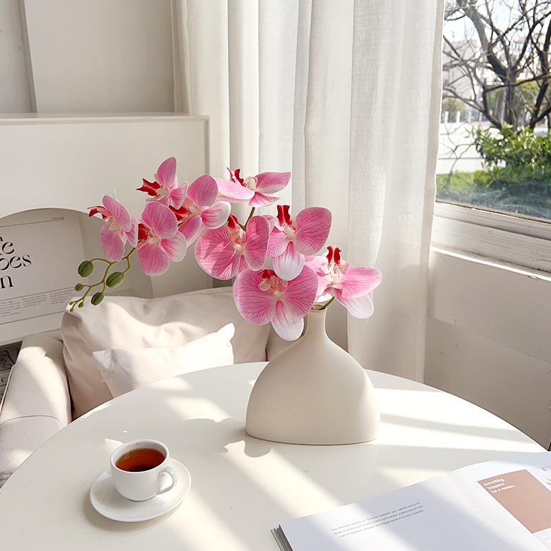 Green Plants Ceramic Vase with Hanging Bells and Artificial Flowers - Home Decoration Props