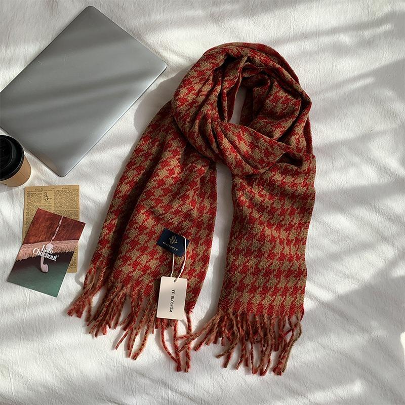 

A New Thick Checkered Faux Cashmere Scarf for Women in Winter A Warm and Versatile Shawl with A High End Feel and A Soft and Glutinous Scarf 200*65cm
