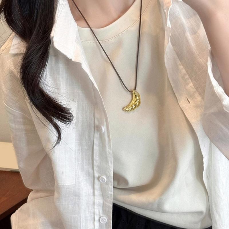 Unique Designs Cow Horn Pendant Adjustable Sturdy Black Rope Chain Necklace Jewelry Accessory for Stylish Women
