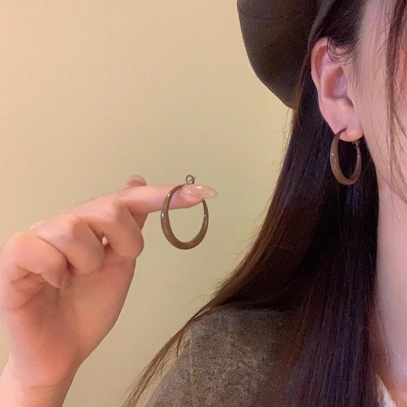 Popular Maillard Retro Coffee Earrings Women's Hong Kong Style Temperament High-end Earrings Internet Celebrity Same Ear Jewelry