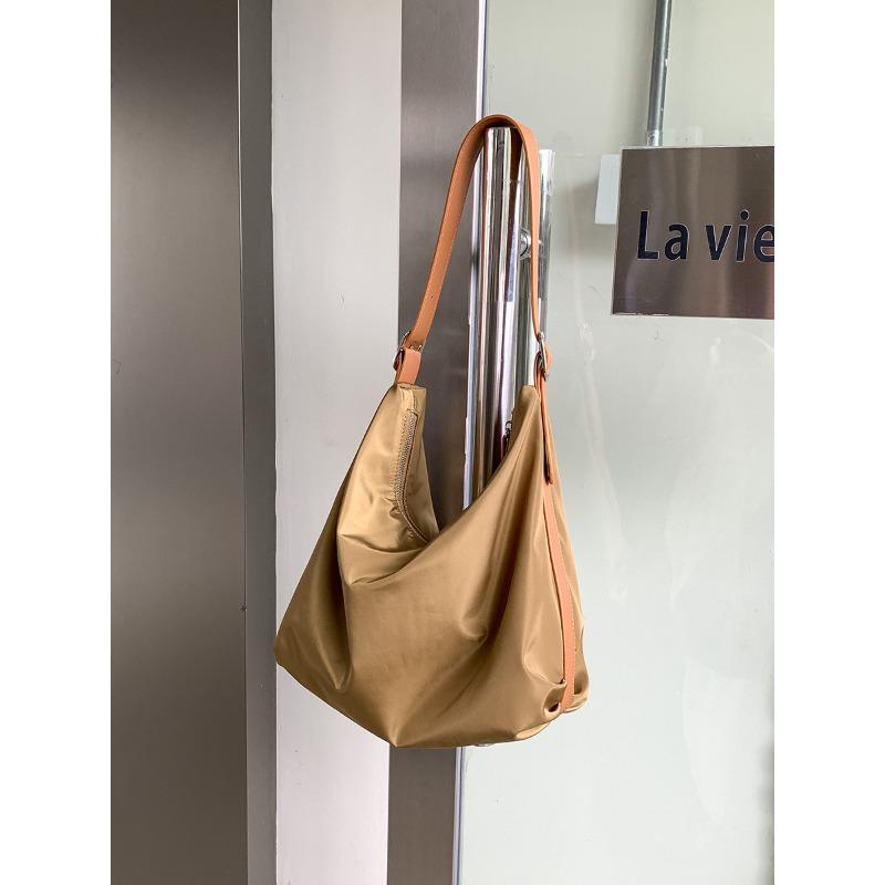 New Shoulder Bag Large Capacity Niche Design Sense College Student Tote Bag Class Commute Leisure Nylon Bag