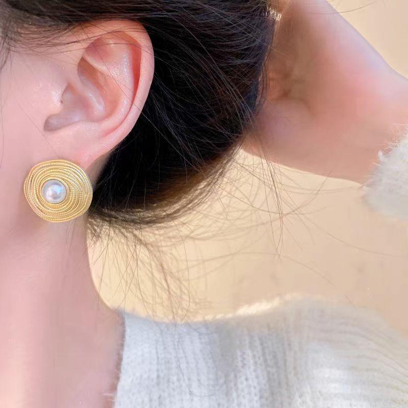 2024 French Baroque Pearl Stud Earrings: Elegant, High-End Niche Design for Women
