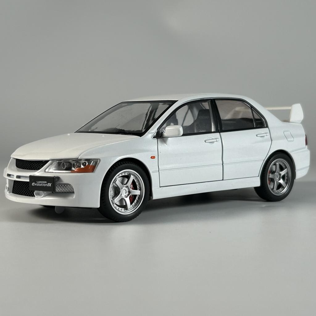 JDM 1:24 Mitsubish Lancer Evolution EVO9 Compact Car Alloy Metal Diecast Model Car Best Birthday Gift For Children's Toy Collect