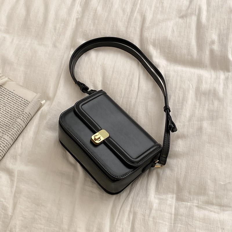 IELGY Retro Underarm Bag Niche Texture All-Match Cross-Body Small Square Bag
