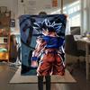 1pz Coperta in Flanella con Stampa Son Goku, Alta Qualità per Tutte le Stagioni, Decorazione per la Casa, Calore e Comfort, Perfetta per Regali di Natale