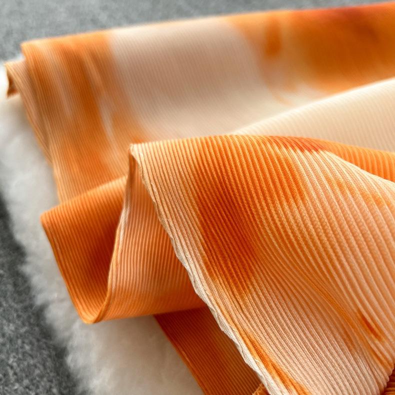 Französisches Kleid für Damen, leicht, luxuriös, schweres Plissee, schmal, langes Design, Swoosh-Druck