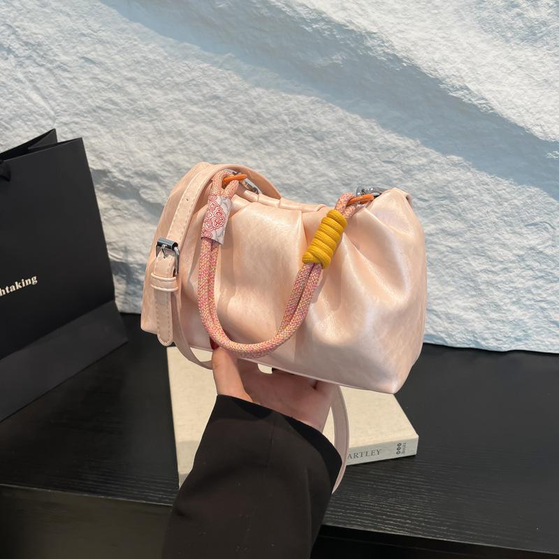 Niche Design Bag Women's Handbag 2025 New Fashion High-end Pleated Cloud Bag Messenger Small Square Bag