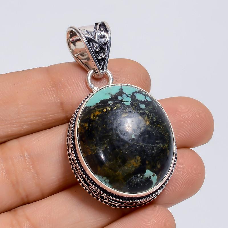 

Unisex Hammered Silver Link Pendant with Toggle Clasp and Timeless Appeal 7-8