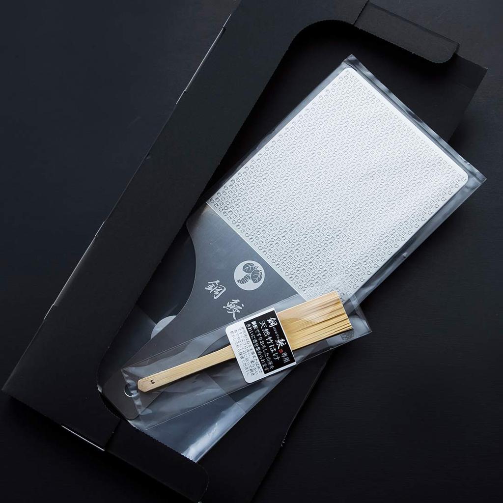 Hagane Pro Wasabi ein Gewinner des Good Design Award 2018 und Gewinner des Omotenashi Selection Gold Award 2020 Reibe, Gewinner.