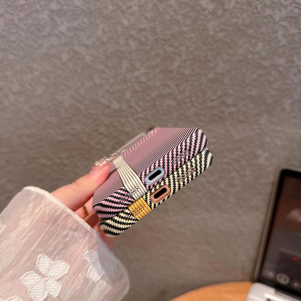 Apple 17 Pro Max Minimalist Carbon Fiber Texture iPhone 16 Case, Skin-Feel, Large Hole, Fashionable Protective Hard Shell