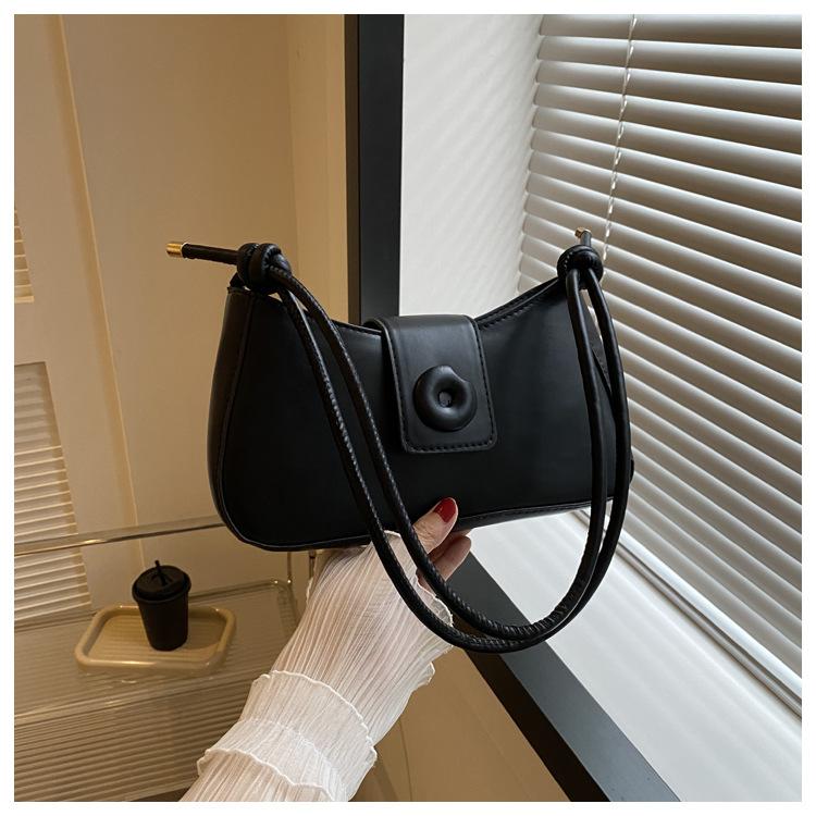 

Модная маленькая сумка 2024 года, летняя новая популярная повседневная сумка через плечо, простая модная сумка через подмышку, повседневная маленькая квадратная сумка чёрный