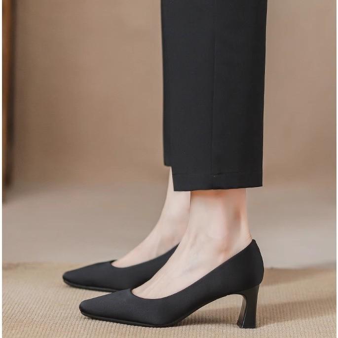 Black high heels women's soft leather French square head retro simple commuting thick heels long standing not tired feet professional work shoes