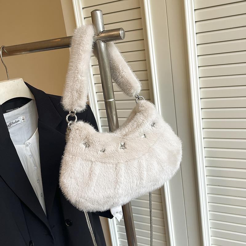 Cute Plush Winter New Fluffy Shoulder Bag with Strap Hobo Crossbody Bag for Women Casual and Versatile Handle Chain Bag
