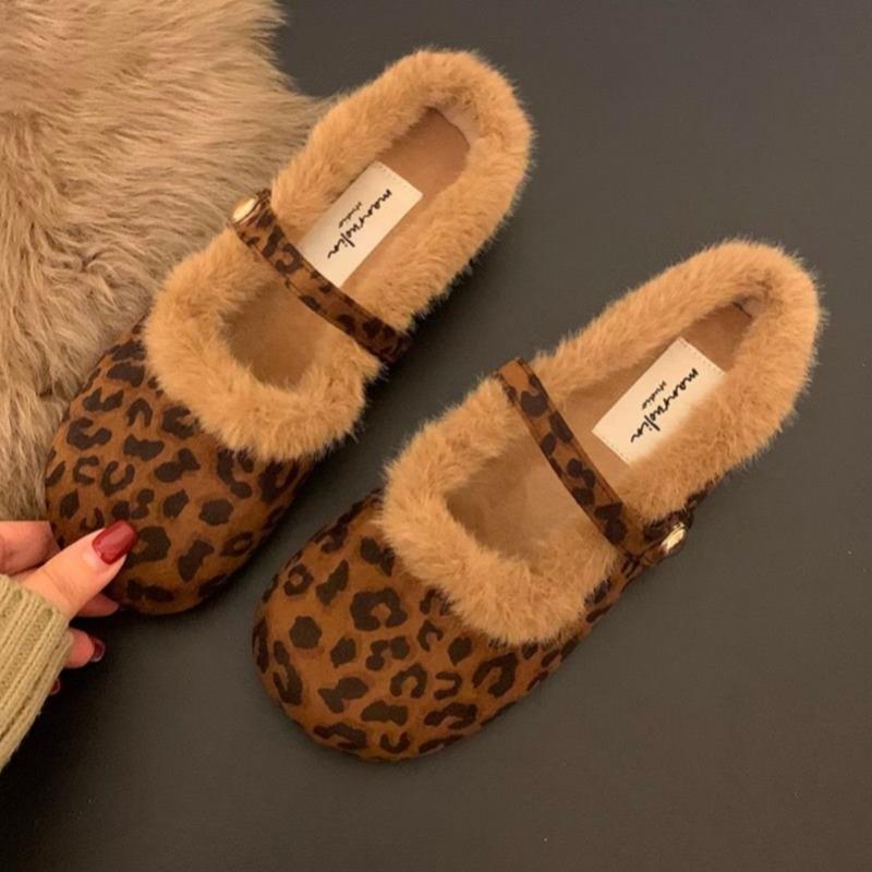 Fashion Winter New Baotou Slippers Women's Fashion Round Head Shallow Mouth Suede Anti-slip Wear-resistant Flat Shoes