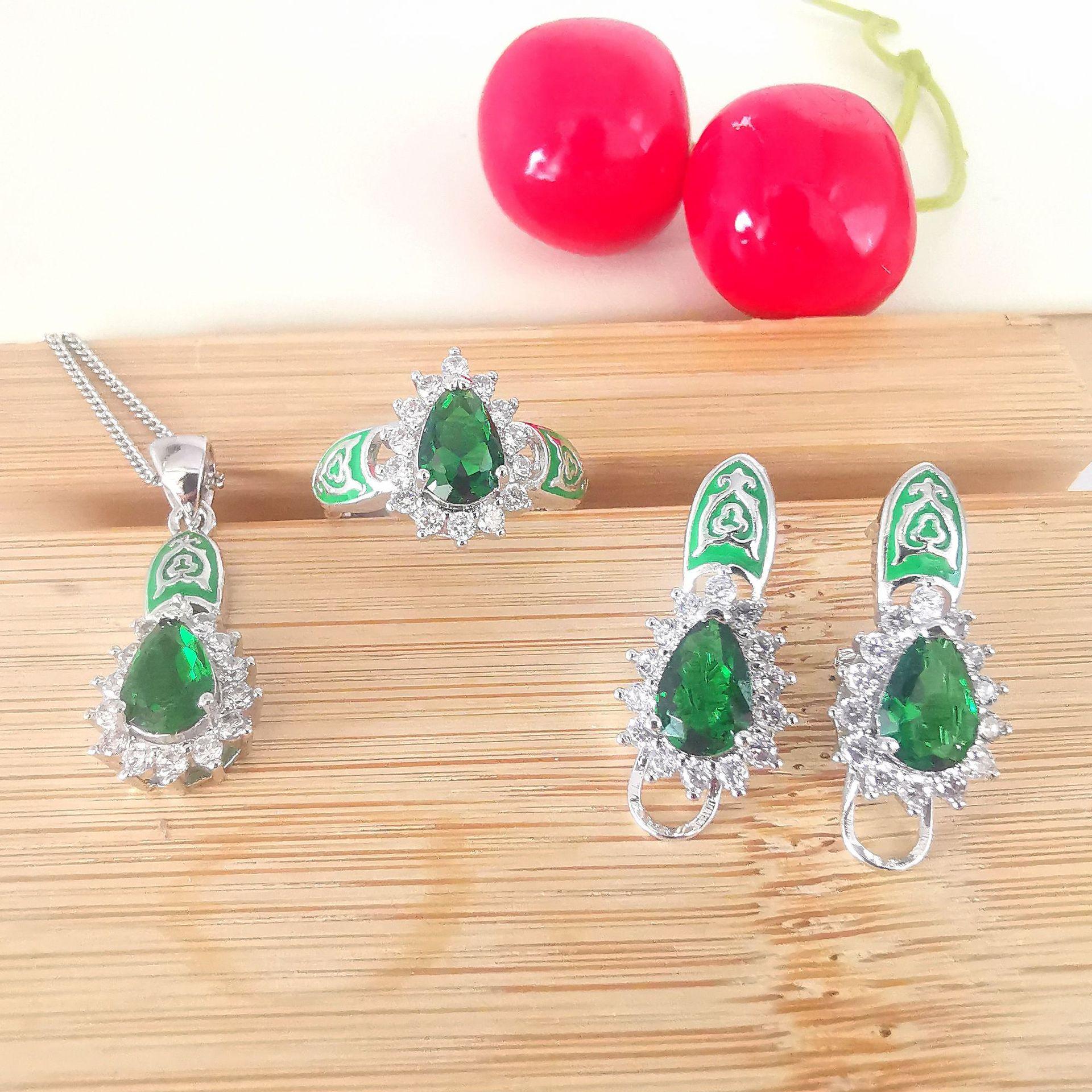 

Комплект из трех костюмов в стиле ретро с этническими узорами в форме груши, с клеевым слоем, в европейском и американском стиле. Ring size 10