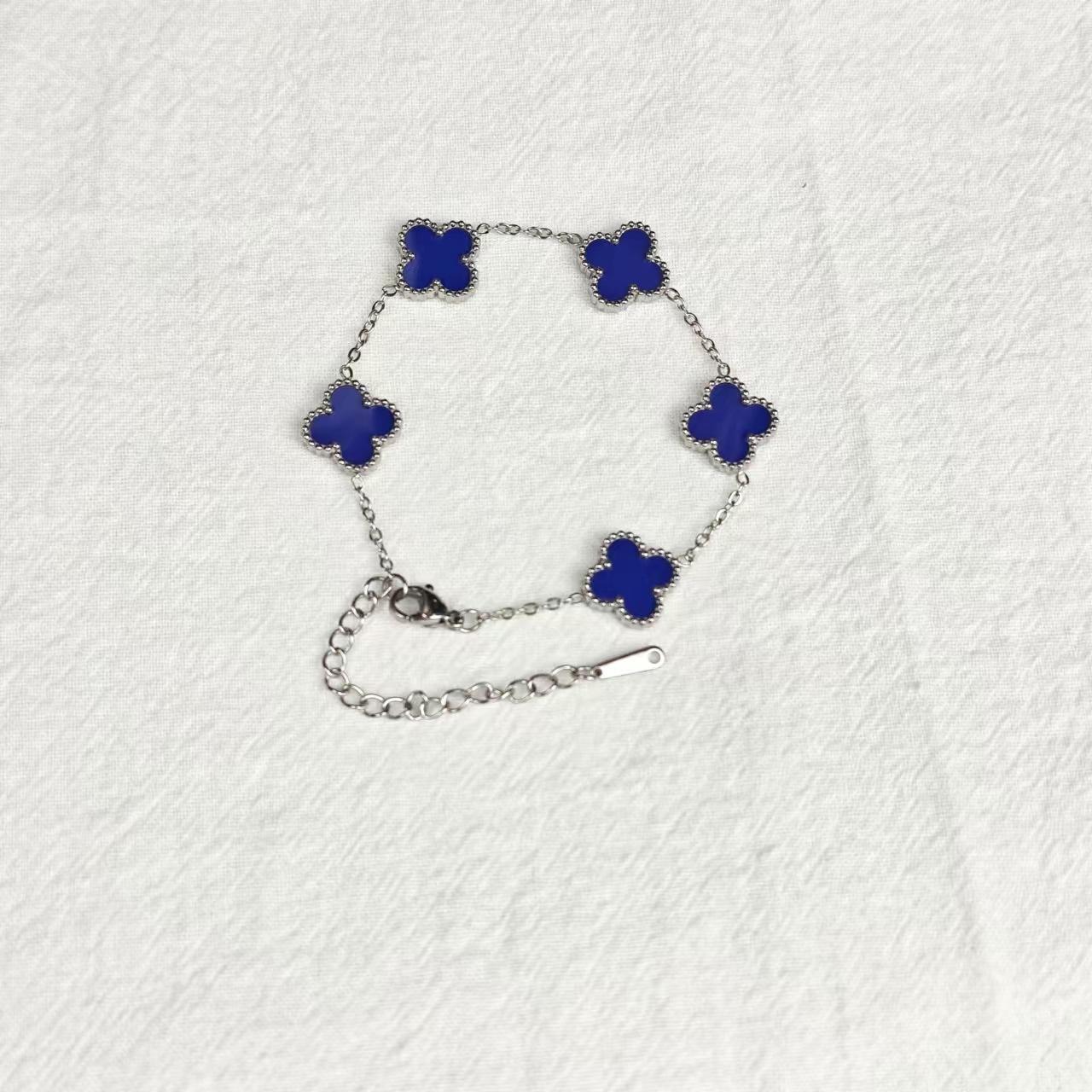 

Браслет с четырехлистным клевером на удачу для женщин, 13 мм, титановая сталь, двухсторонний перламутр, простые невыцветающие украшения