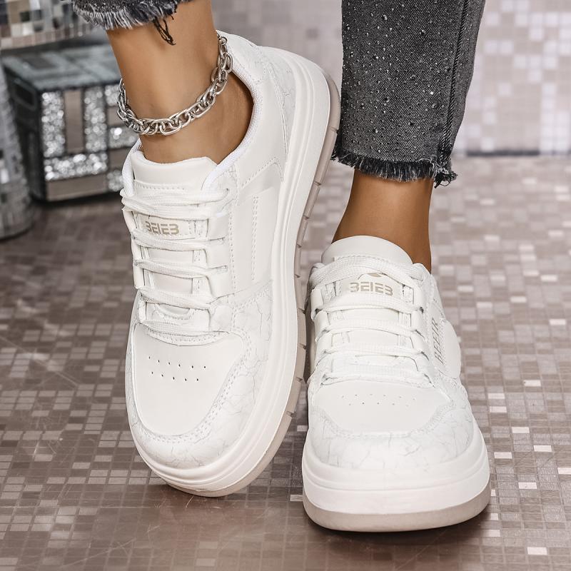 Fashion Fashion White Lace Up Skateboard Shoes Women 2025 Autumn Soft Thick Bottom Casual Shoes Cute Round Toe Stitching Sneakers