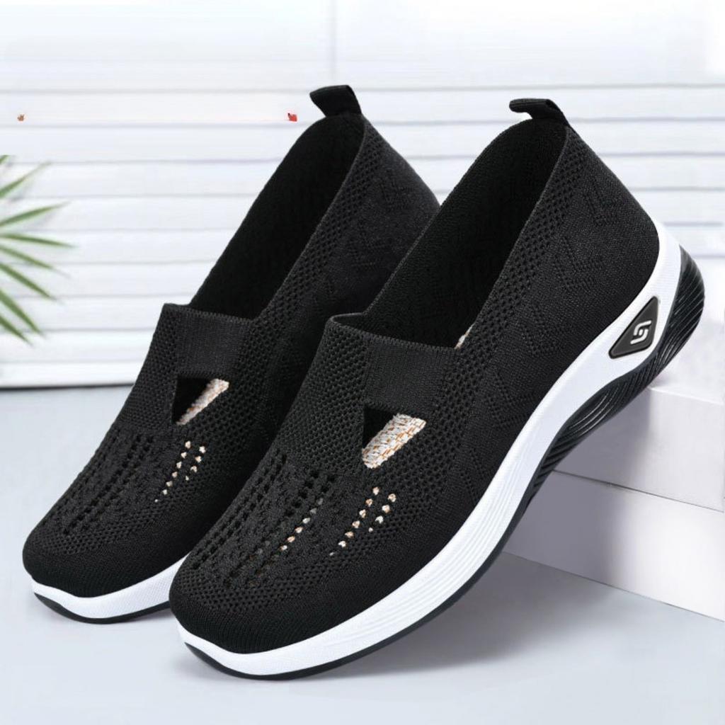 Women's Shoes with Soft Soles Are Not Tiring for The Feet In Summer, While Women's Cloth Shoes Are Comfortable and Casual Shoes with Ethnic Embroidery