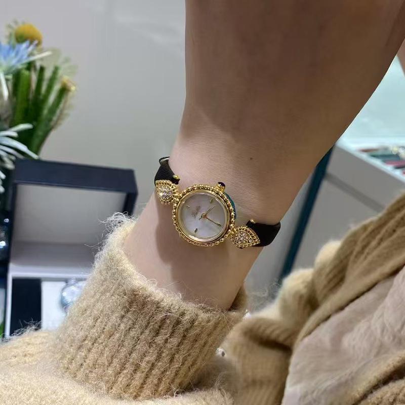 Retro Sense Antique Watch Women'S Diamond-Encrusted Women'S Watch Fritillary Small Dial Women'S Watch 9609