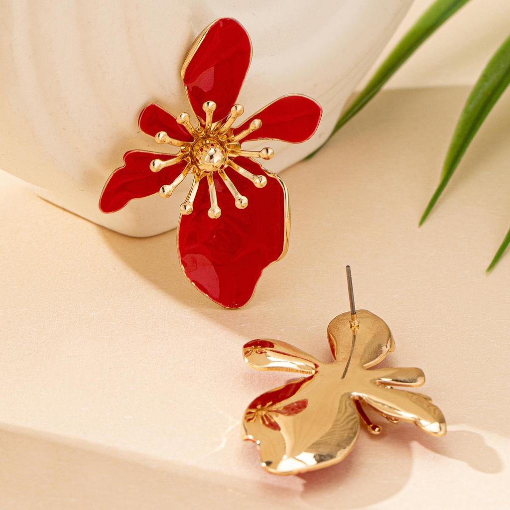 Fresh Summer Floral Earrings: Korean Style Drip Glaze Petal Studs for Trendy Women