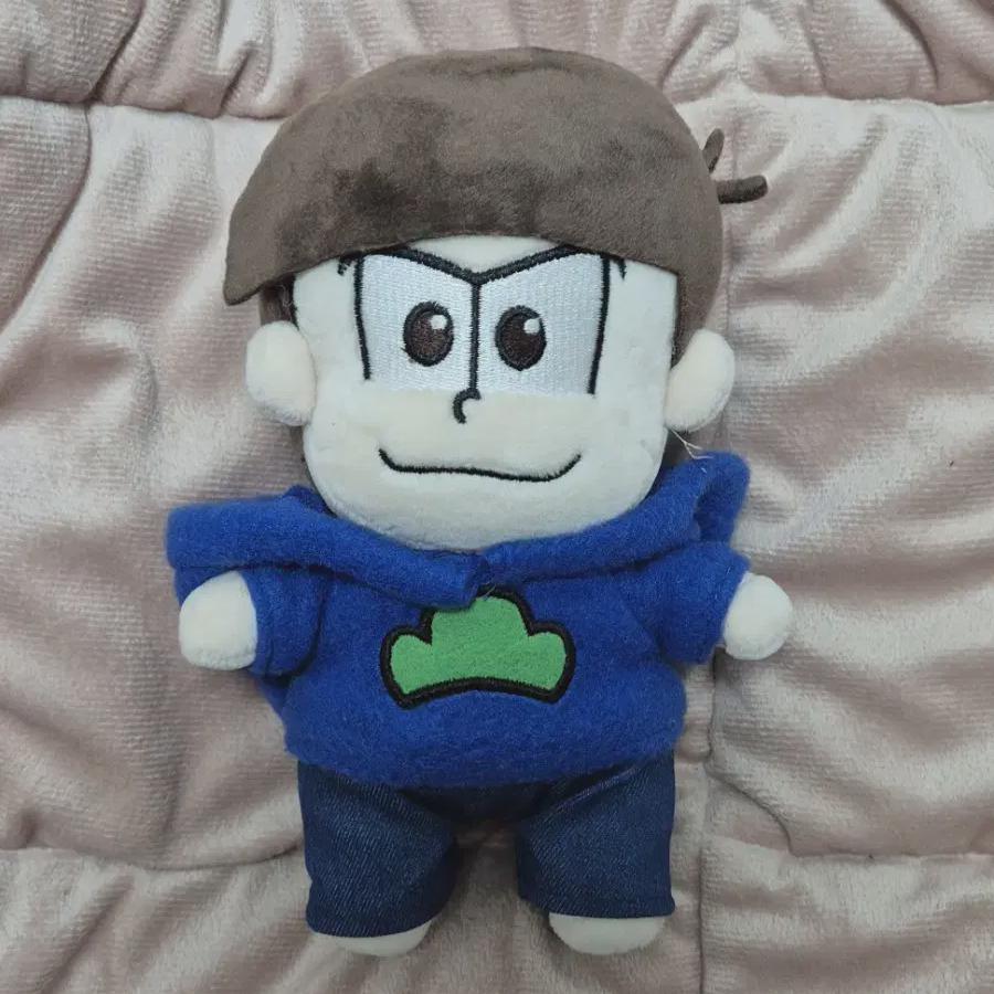 

Мы продаем хлопковый кукольный воротник-капюшон длиной 20 см с атрибутами Карамацу от Осомацу.