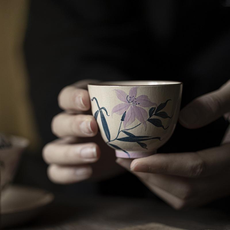 Hand Painted Slip Decoration Tea Cup Ceramic Gongfu Tea Set Yixing Style Clay Tea Ceremony Cup for Home Use Master Cup