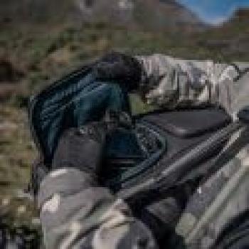 OneMo 2 BackPack 25L Kameratasche Drohnentasche Rucksack mit großem Fassungsvermögen und Tasche Erweitertes Clamshell-Design Spritzwassergeschützter YKK-Reißverschluss [PGYTECH]