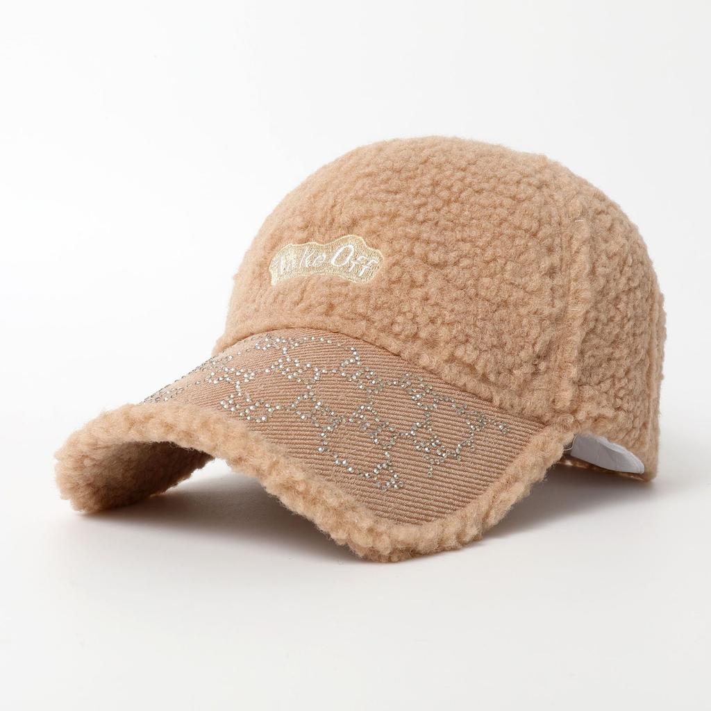 Autumn and Winter Season Embroidered Letter Baseball Cap for Women with Large Head Circumference and Wide Brim To Show Off The Face, Duckbill Hat