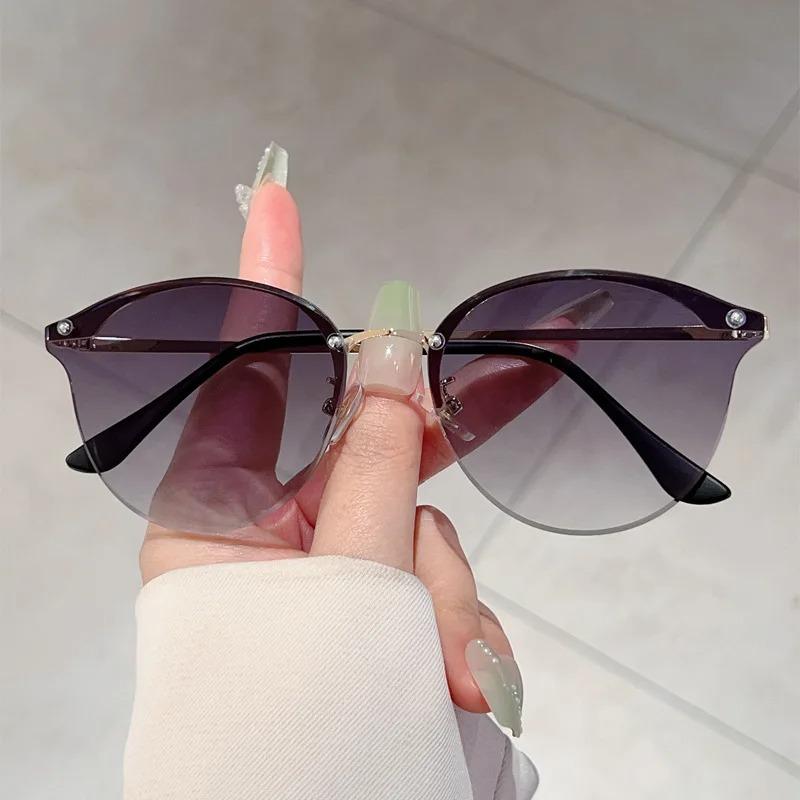 Trendy Metal Oval Sun Glasses Shades for Men And Women Retro Punk Fashion Cat's Eye Sunglasses UV400