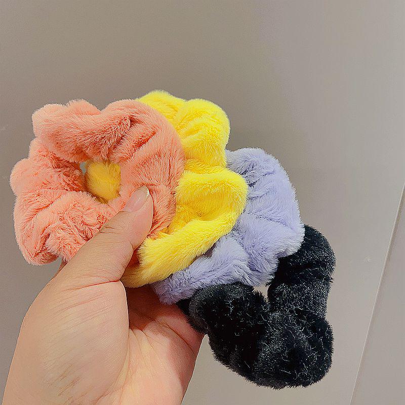 Chic Autumn/Winter Plush Hairband & Scrunchie for Women – Cute, Simple, Versatile Headwear