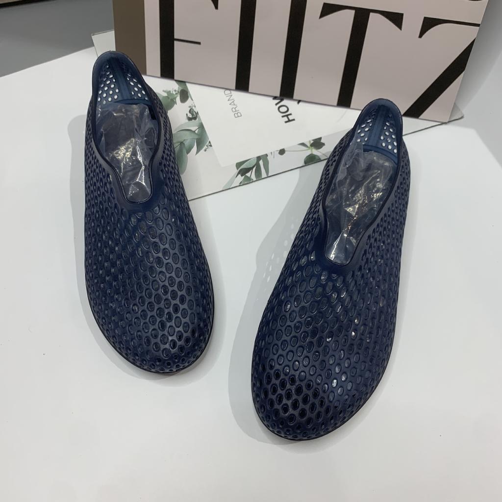 New Summer Hole Shoes Women's Korean Version Breathable Foot Cover Low-top Beach Shoes Casual Flat Bottom Hollow Bag and Cool Slippers