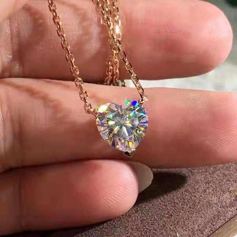 Rose Gold Heart-Shaped Pendant Necklace for Women - Light Luxury Clavicle Chain Jewelry.