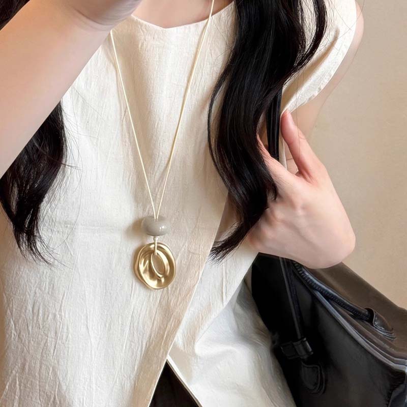 Vintage Irregular Frosted Circular Pendant Necklace for Women Girl Unique Design Long Rope Chain Necklace Christmas Jewelry Gift