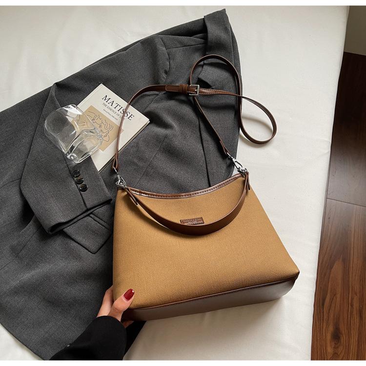 

Fashion contrasting colors large-capacity underarm bag women s 2025 new ins simple casual tote bag versatile shoulder bag tide