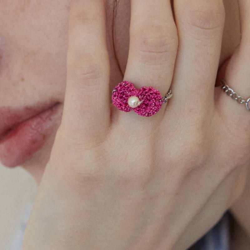 MERRYMOTIVE Pearl and knit ribbon chain ring (pink)