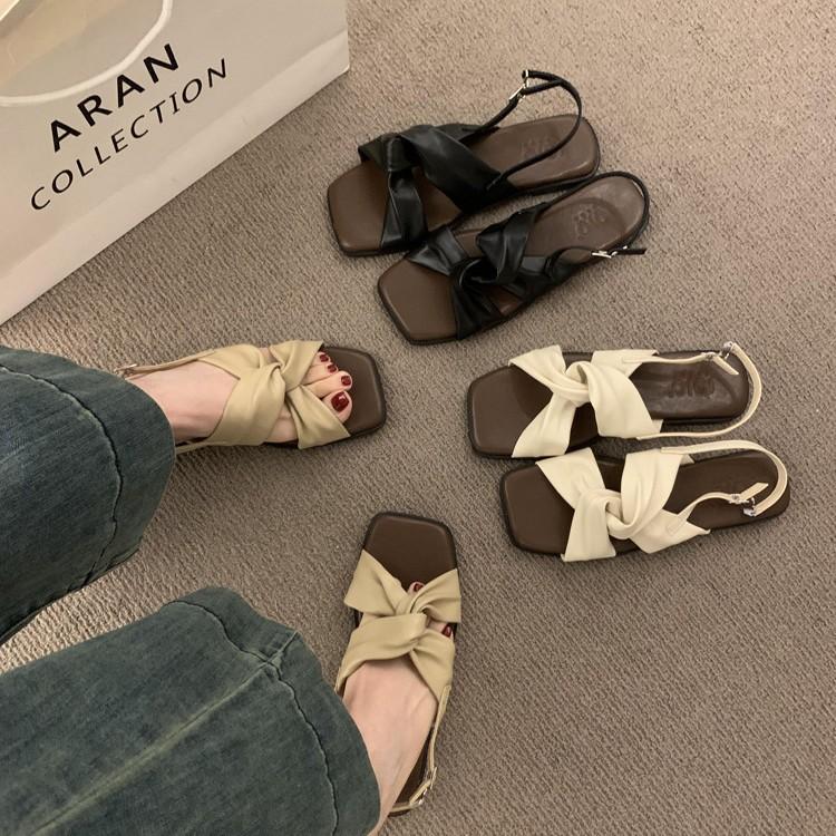 Vintage Casual Gentle Evening Breeze Open-toed Sandals Women's Summer 2025 New Soft Leather Cross-strap Flat Beach Shoes
