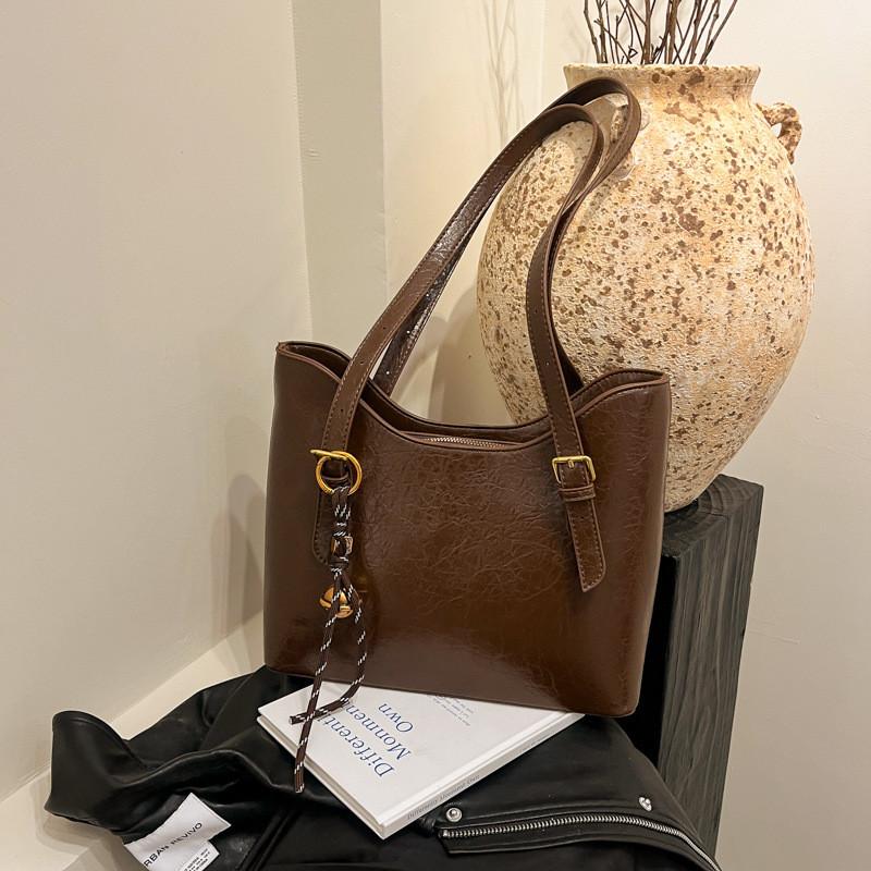 Elegante, ruime totebag voor dames, wintercollectie, stijlvolle schoudertas