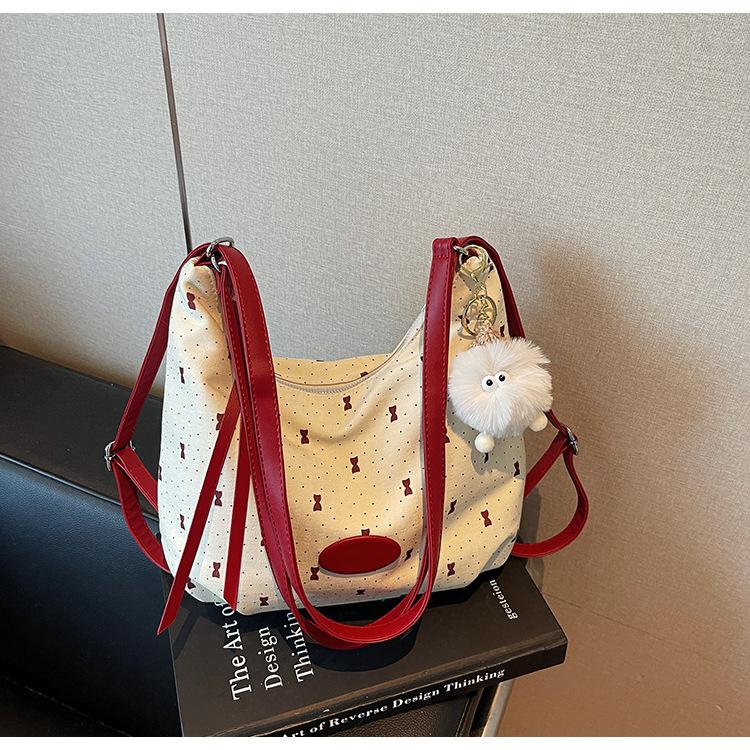 

Модная шерстяная сумка-тоут женская 2025 новая ретро-дизайн рюкзак большая вместимость универсальная плечевая сумка-подмышка красный