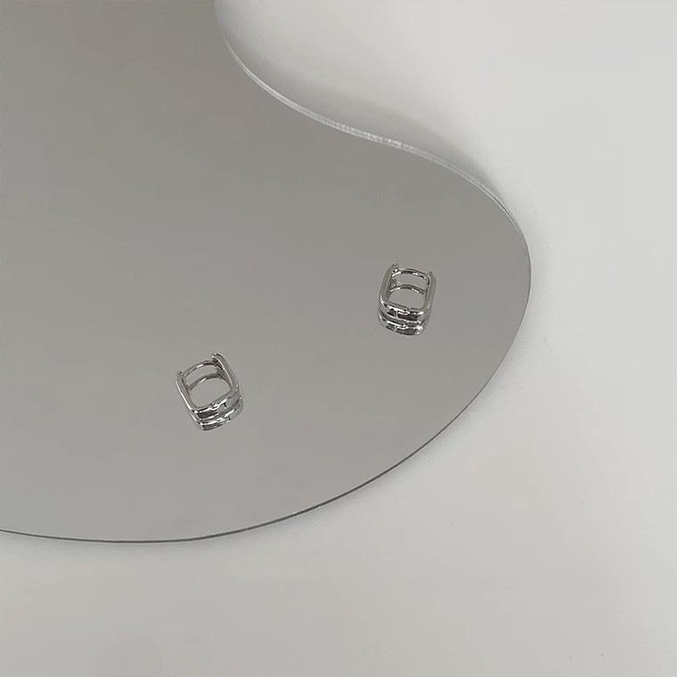 Pendientes cuadrados de plata S925 japonesa y coreana - Elegantes, cómodos, diseño que no se quita para hombres y mujeres