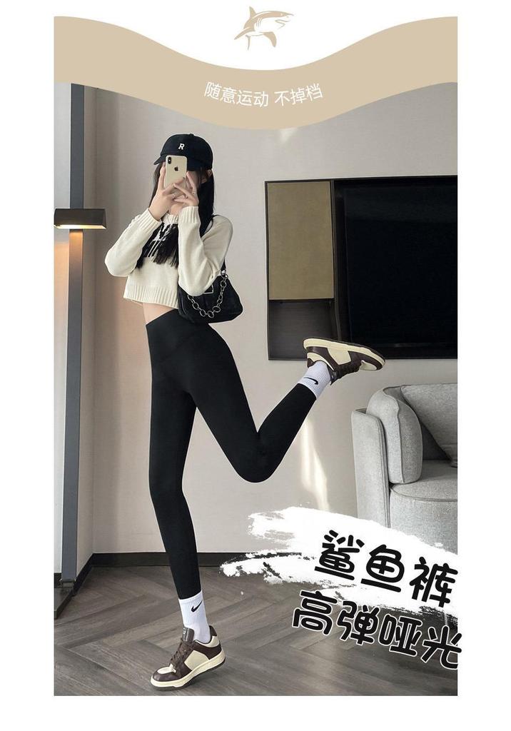 2025 New Style Tummy Control Velvet Base Layer Pants – No Embarrassing Lines, Hip Lift, Slimming, Comfort Fit.
