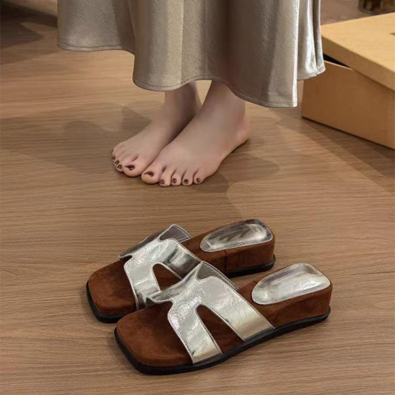 French 2025 New Summer Thick Heel Butterfly Versatile Low Heel Square Head Flat Bottom Wear Cool Slippers Women's One-word Drag