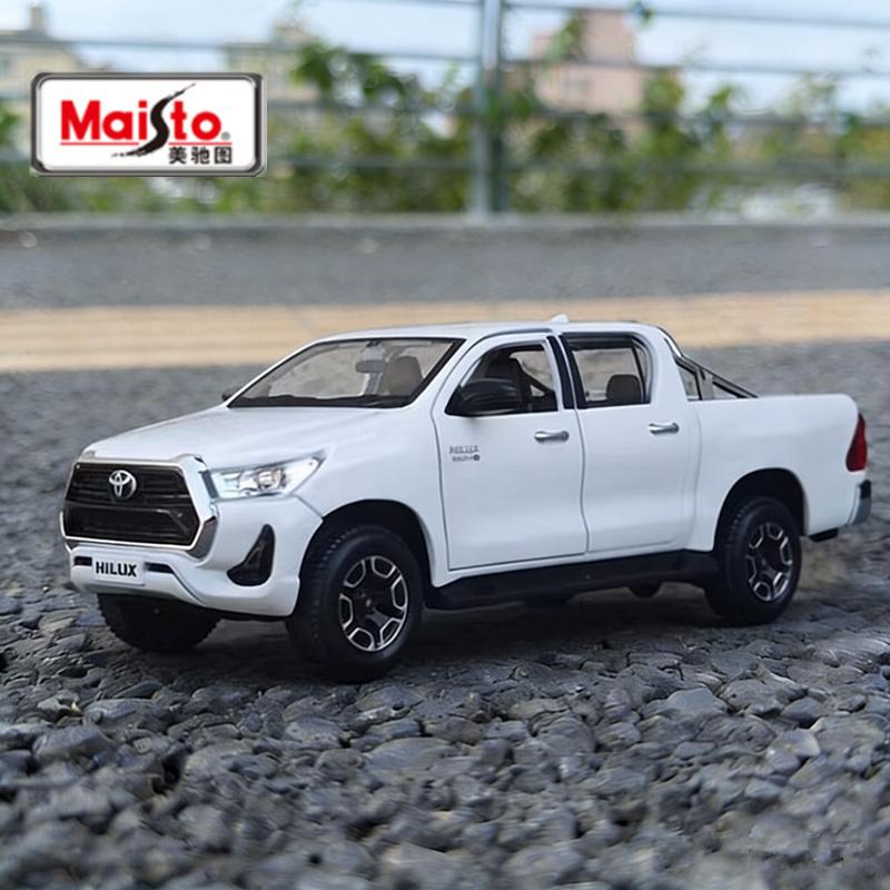 HAX1 Maisto 1:27 TOYOTA Hilux Alloy Pickup Car Model Diecasts Metal Off-road Vehicles Car Model High Simulation Collection Kids Gifts