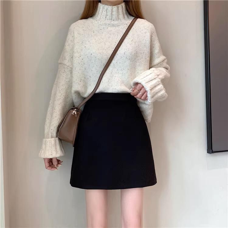High-Waisted Slimming Wool A-Line Skirt for Women - Autumn/Winter Korean Style, Petite Black Short Skirt