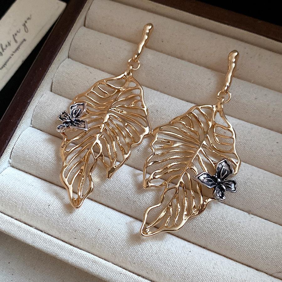 Silver Needle Hollow Butterfly Leaf Pendant Earrings Retro Court Temperament Earrings Light Luxury Premium Earrings