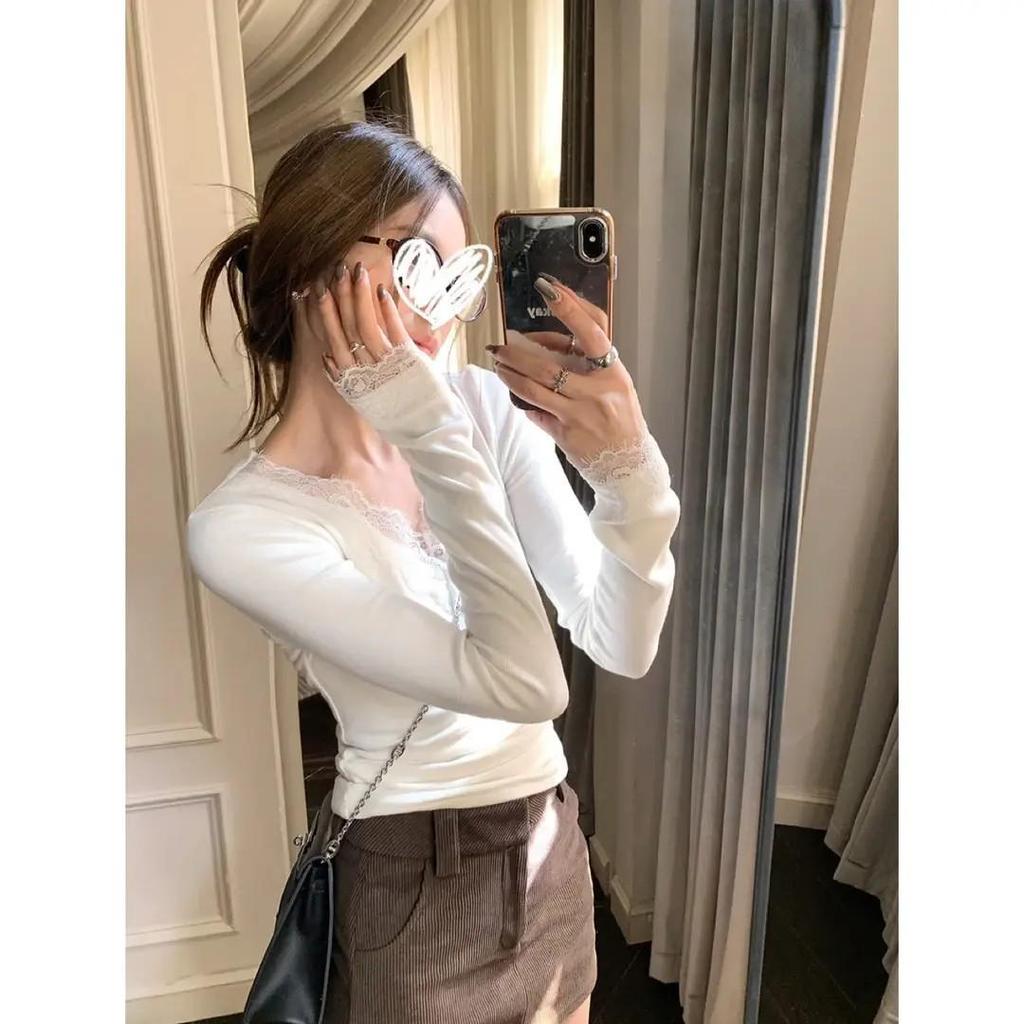 Pure Desire Lace Patchwork V-Neck Fleece Base Layer Top for Women - Stretchy Long Sleeve Collar T-Shirt, Trendy for 2026 Autumn/Winter